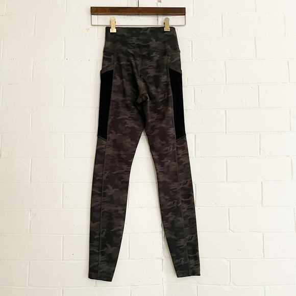 GOOD AMERICAN Pocket Sculpt Camo Leggings XS - Picture 6 of 10